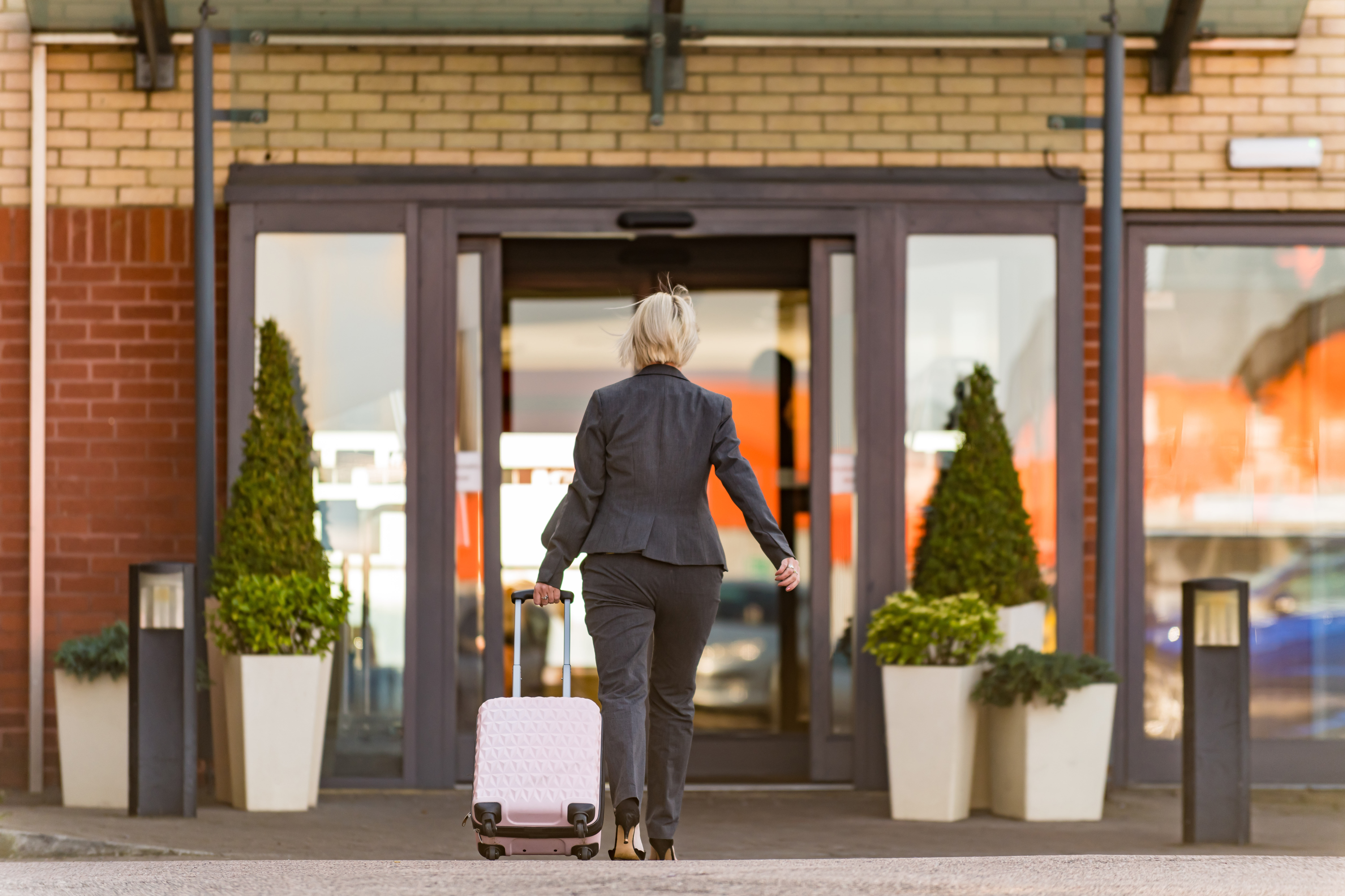 Holiday Inn Express London Luton Airport 5/17