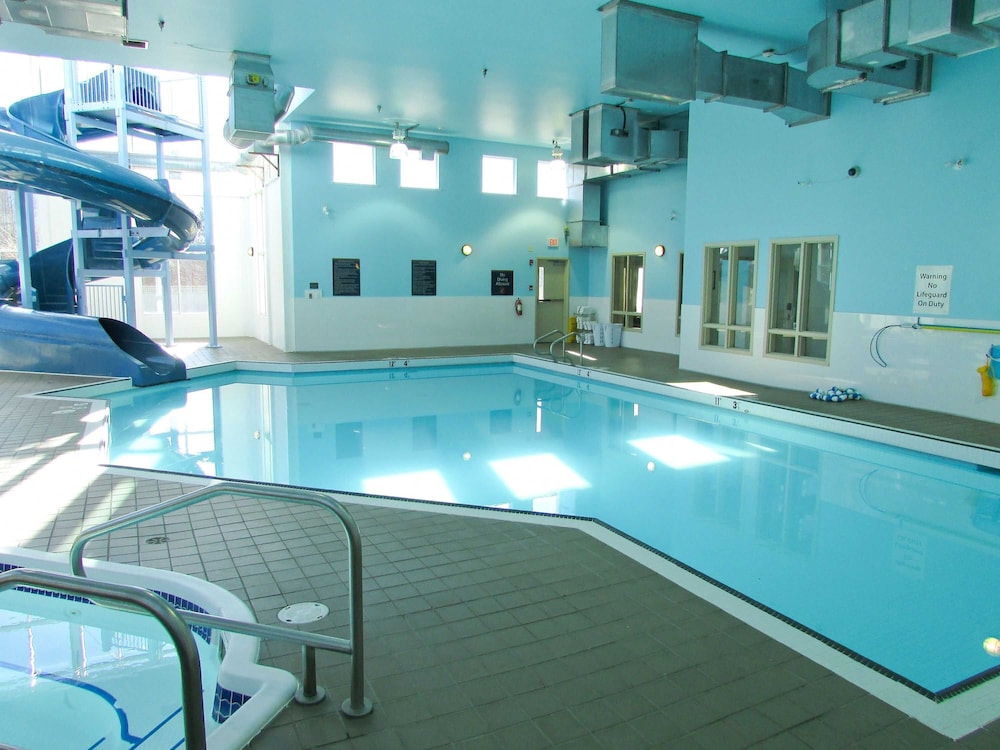 Sandman Hotel Suites Squamish 5/46