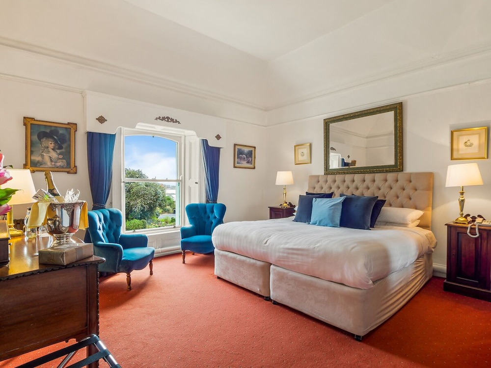 SUPERIOR, KING BED