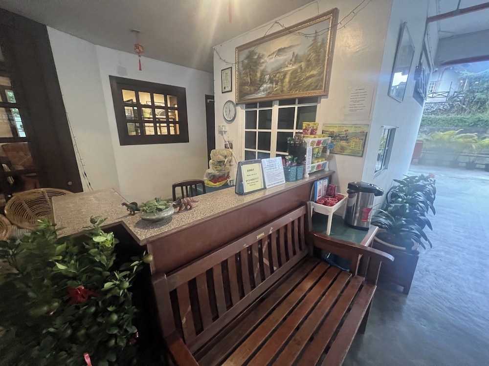 Iris House Resort 4/49