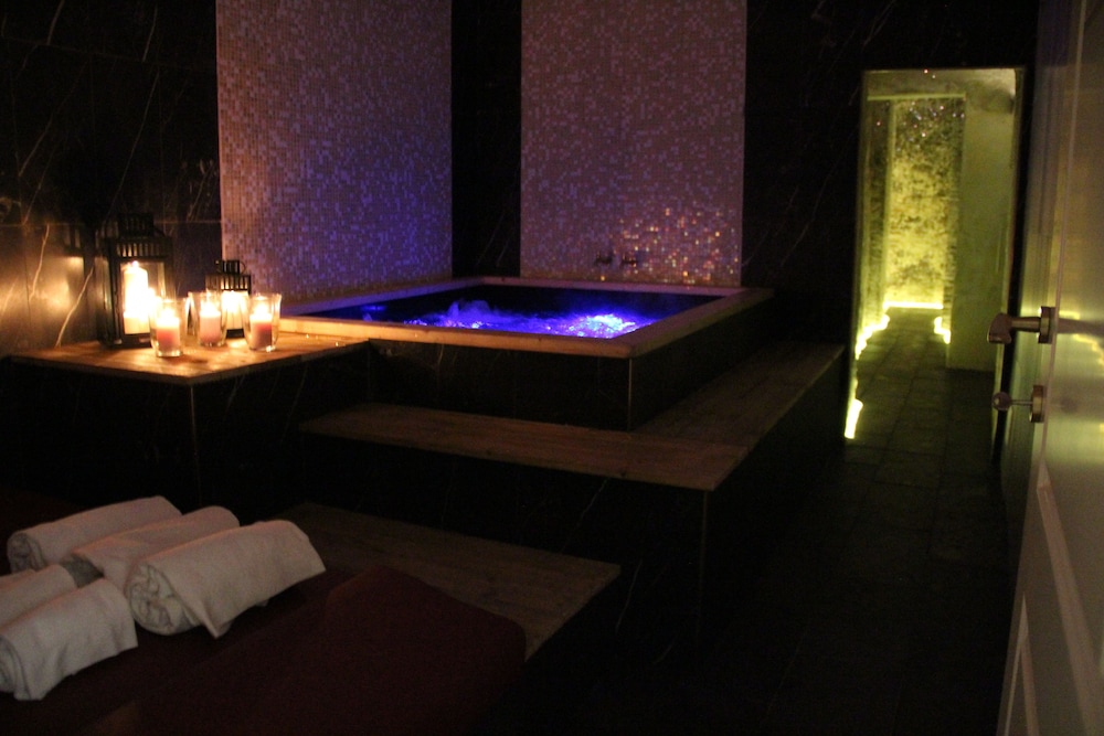 Ingrami Suites 35/72