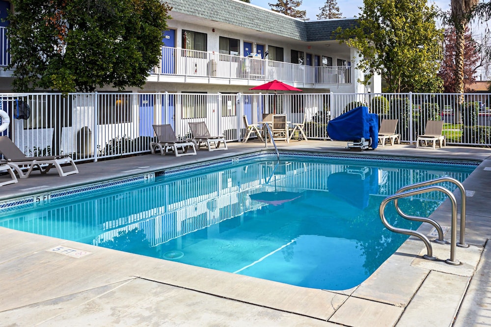 Motel6 Porterville, CA 7/57