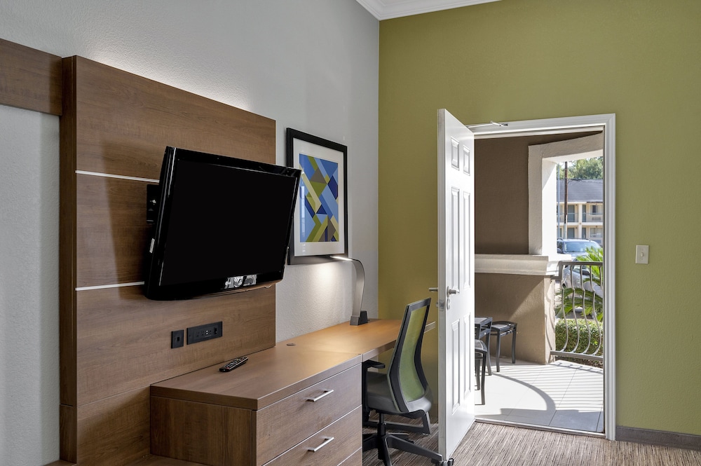 Holiday Inn Express Hotel And Suites Lufkin South 58/68