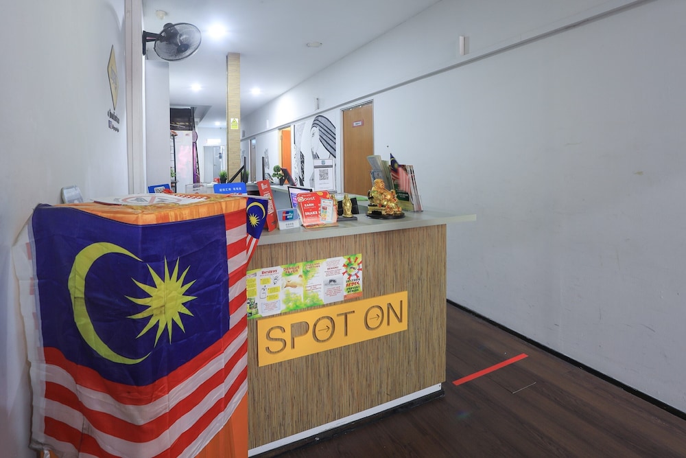 SPOT ON 90236 Zigzag Travellers Home 9/44