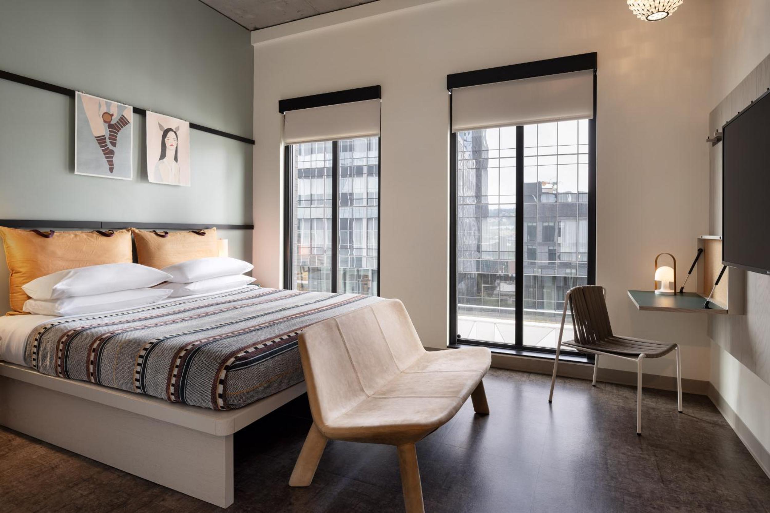 1 Bedroom, Suite, Parlor