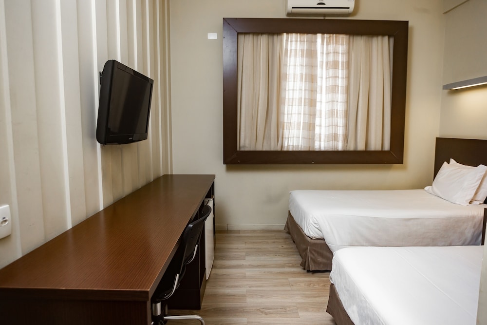Hotel Master Cosmopolitan 19/48