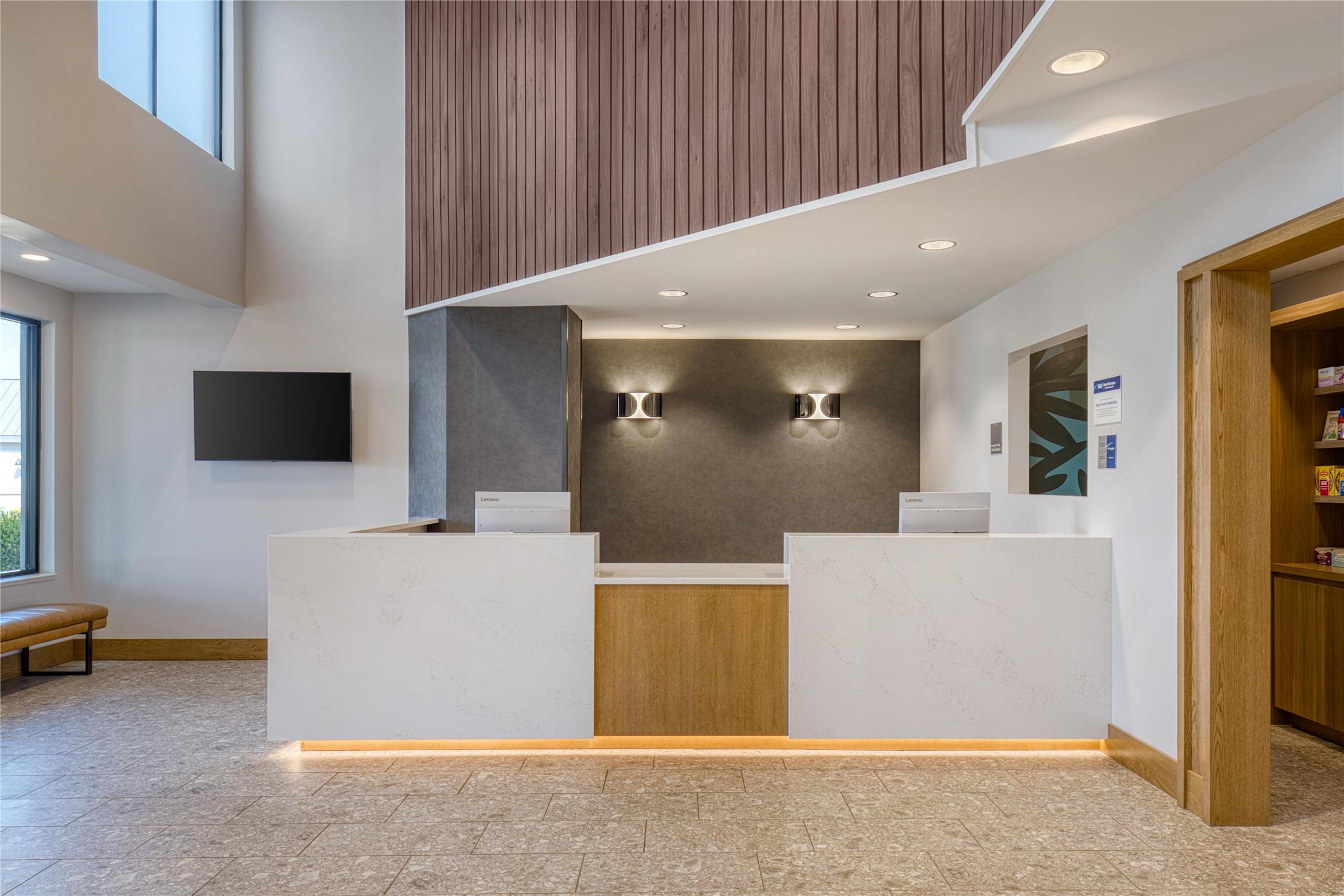 Best Western Byron Center 5/40