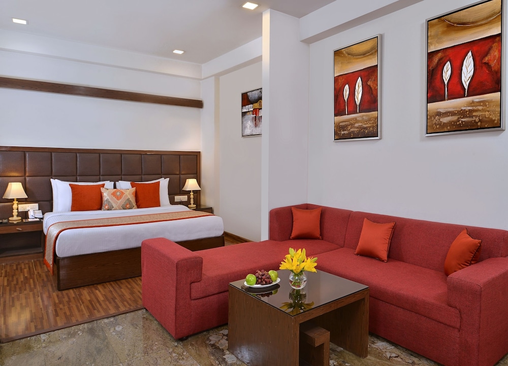 Taurus Sarovar Portico New Delhi 31/49