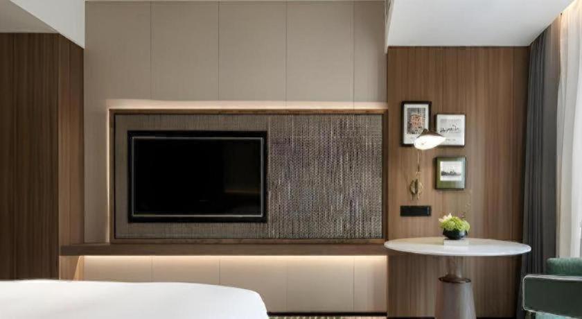 Aden Select Shenzhen Taizi 35/41