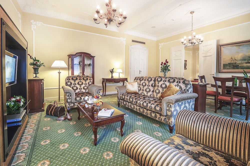CARLSBAD PLAZA Medical Spa and Wellness hotel 30/55