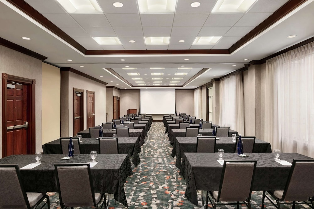 Hampton Inn And Suites Washington Dulles Interntnl Airport 36/42