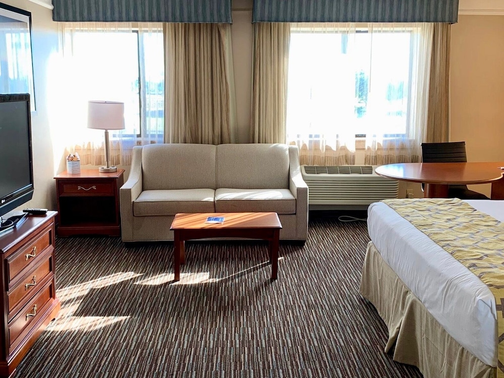 Baymont By Wyndham Texarkana 33/44