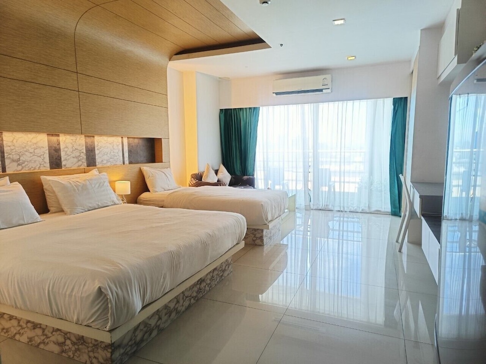 ROOM, TRIPLE, PARTIAL OCEAN VIEW, KITCHENETTE
