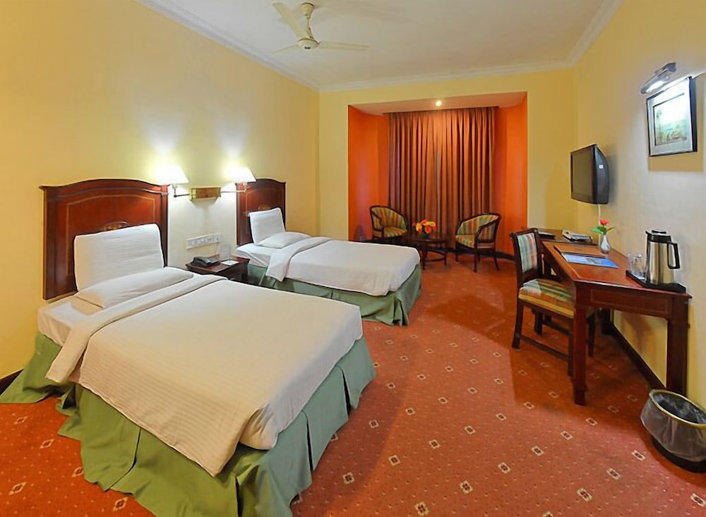 AADITHYA HOTEL 15/29