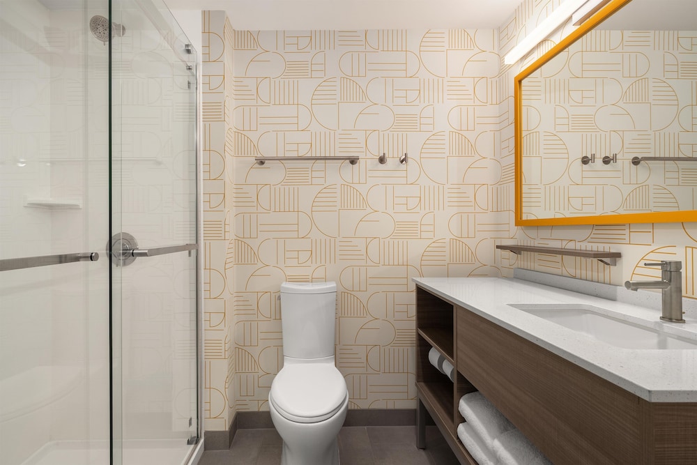 Home2 Suites by Hilton Hazleton 40/43