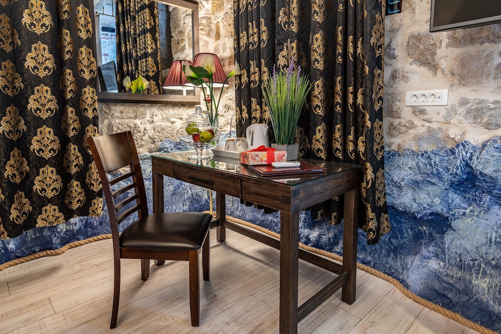 Heritage Palace Varos - MAG Quaint & Elegant Boutique Hotels 70/81