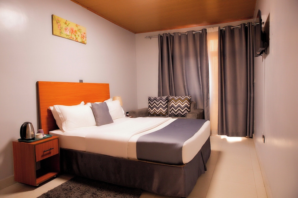 ROOM, SINGLE