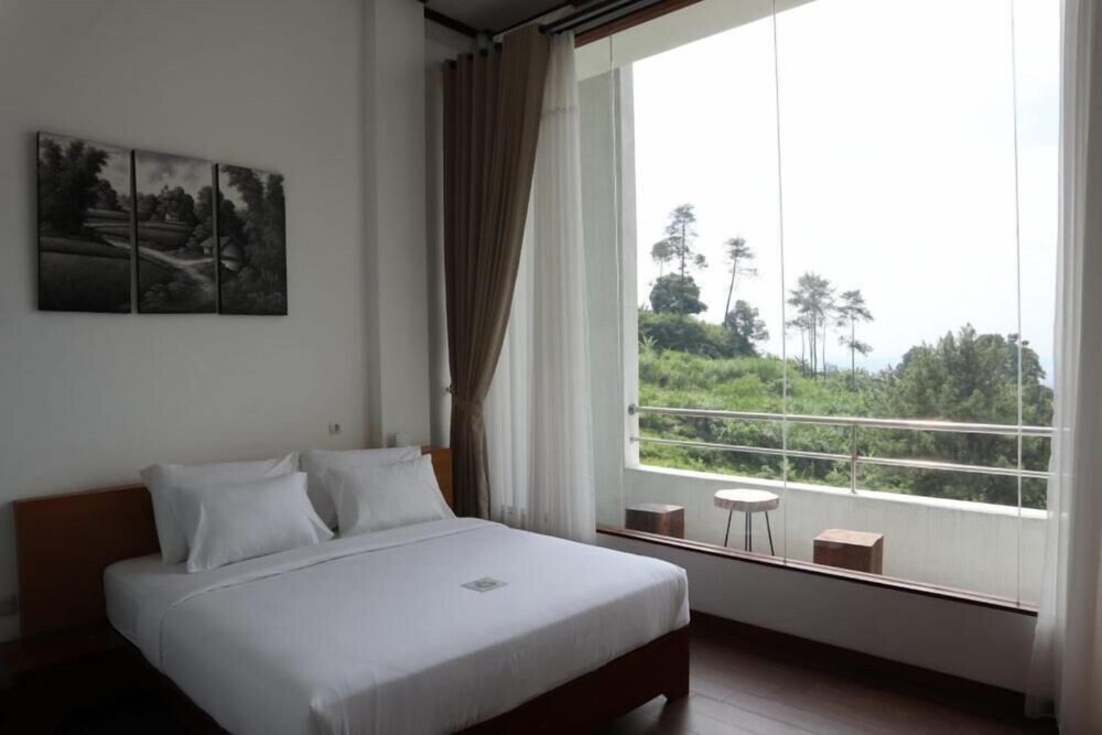 Townhouse Oak Hotel Pondokan Tjiburial 14/18