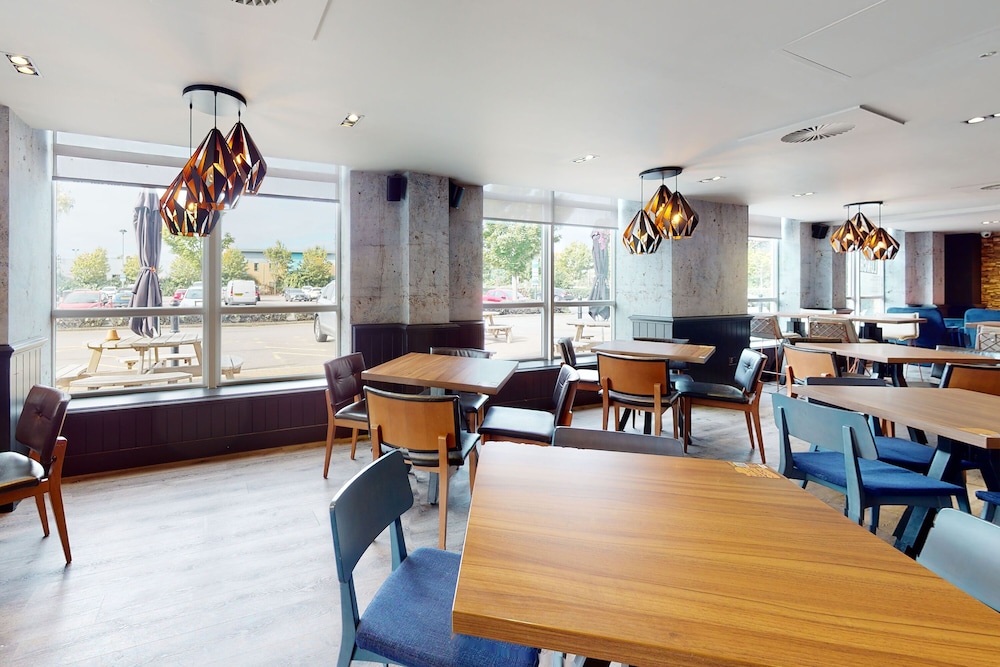 Village Hotel Hull 51/61