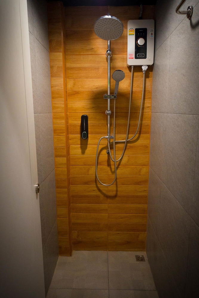 Comfy Bed Hostel - Adults Only 16/39