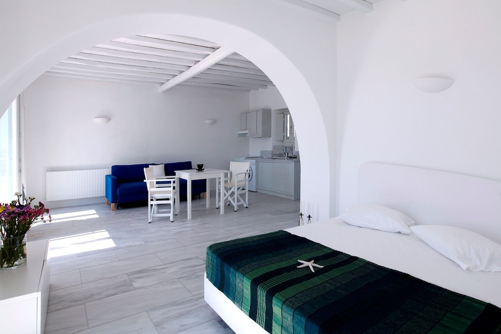 Olia Hotel 24/59