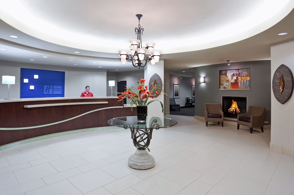 Holiday Inn Express Hotel Suites Zanesville North 10/66