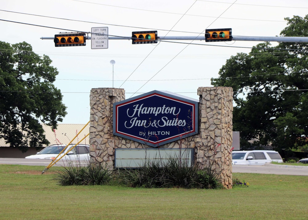 Hampton Inn And Suites Stephenville 4/40