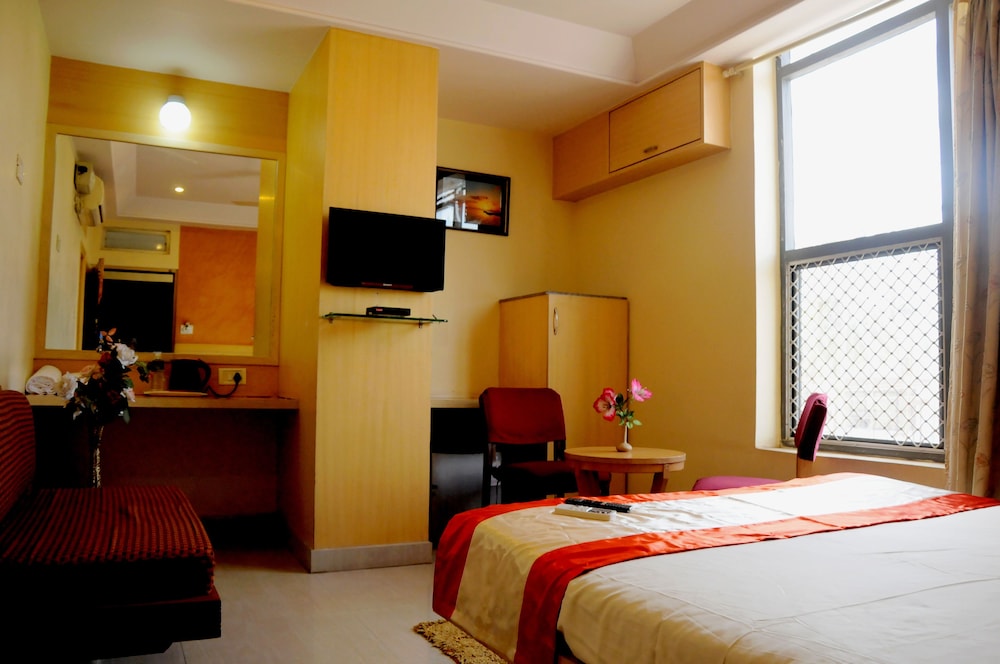 SUVARNA RESIDENCY 17/46