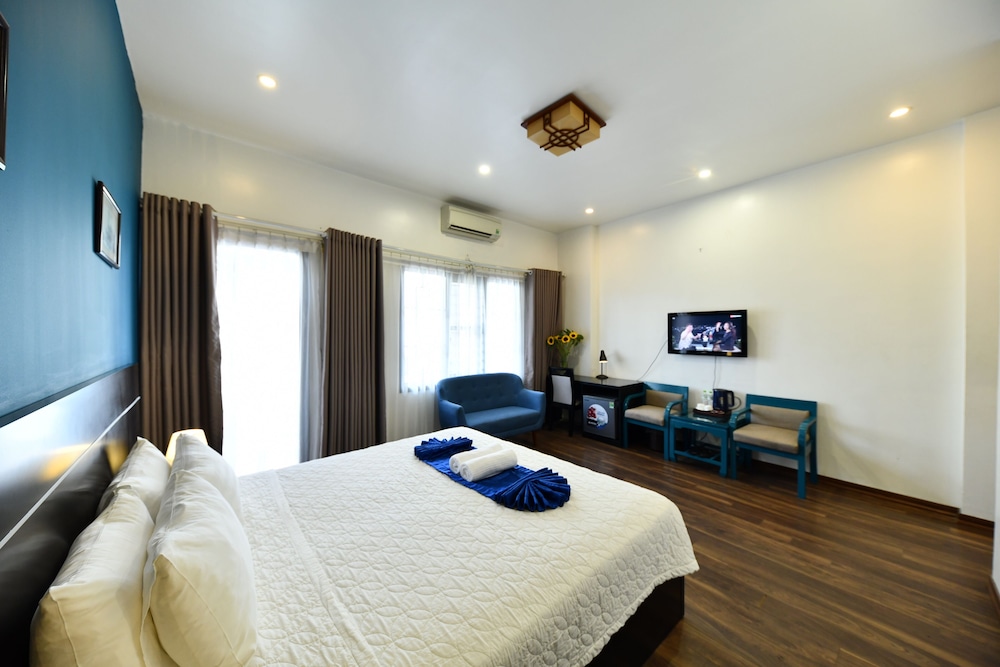 SUITE, BALCONY