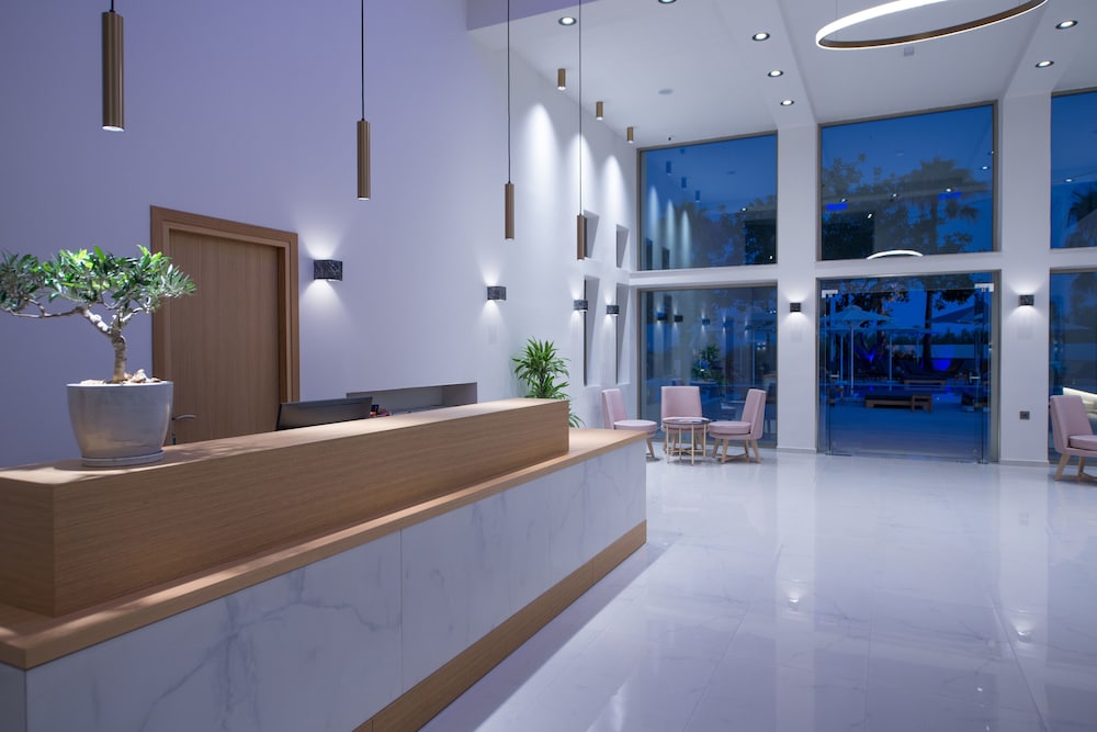 Imperial Palace - Adults Only 8/47