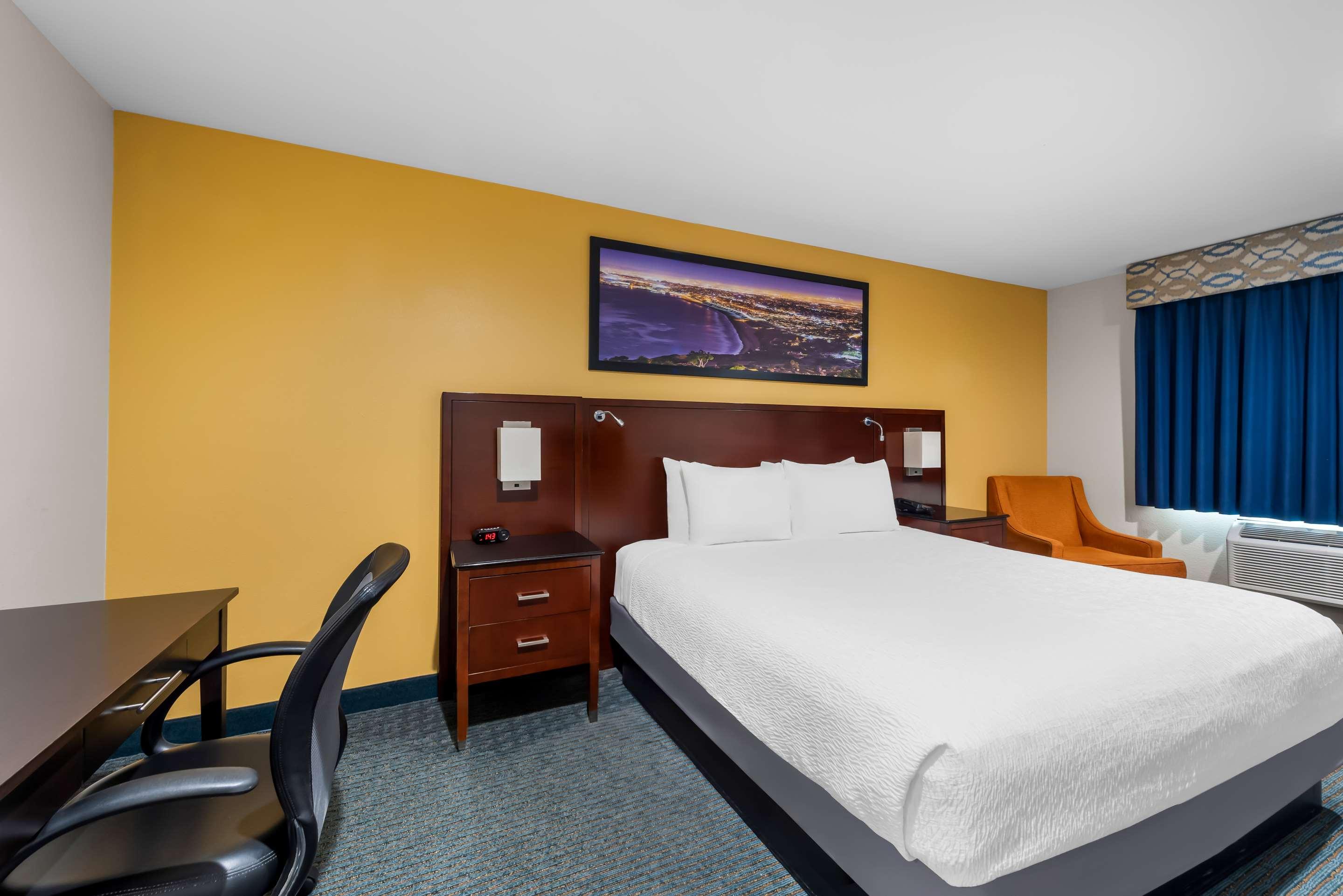 غرفة بسرير كينج، Quality Inn San Diego South - Chula Vista 3/6