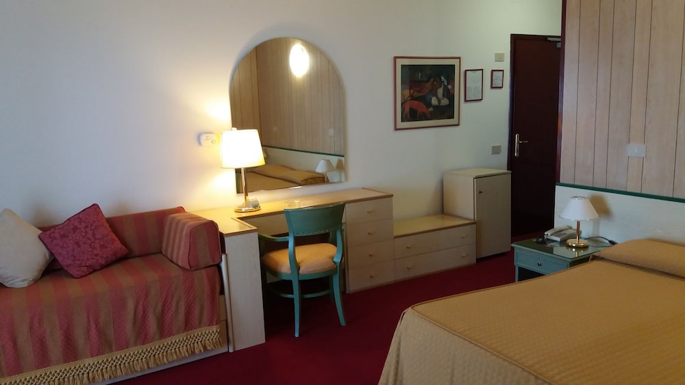 Hotel Majestic 41/70