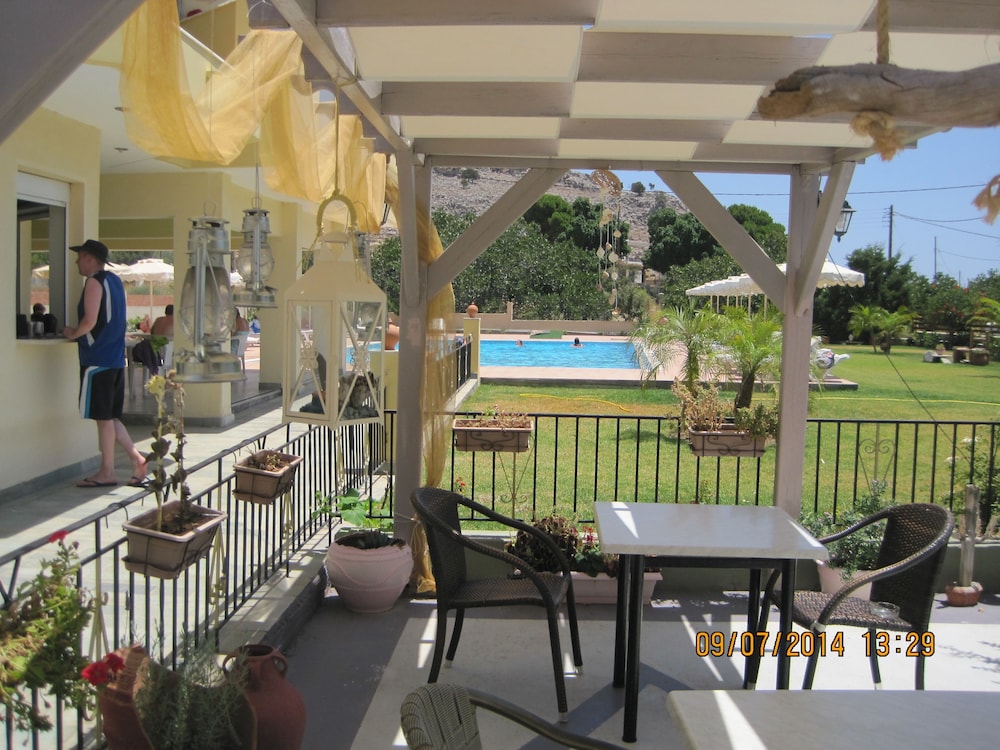 Sunshine Hotel Lardos 77/86