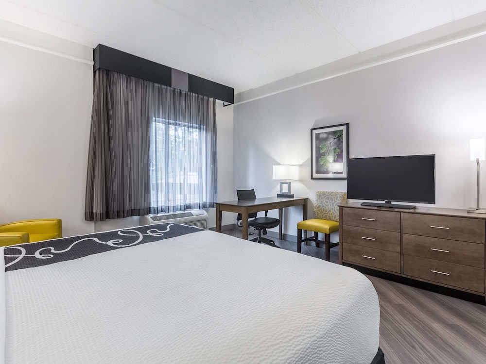 La Quinta Inn & Suites by Wyndham Atlanta Alpharetta 14/37