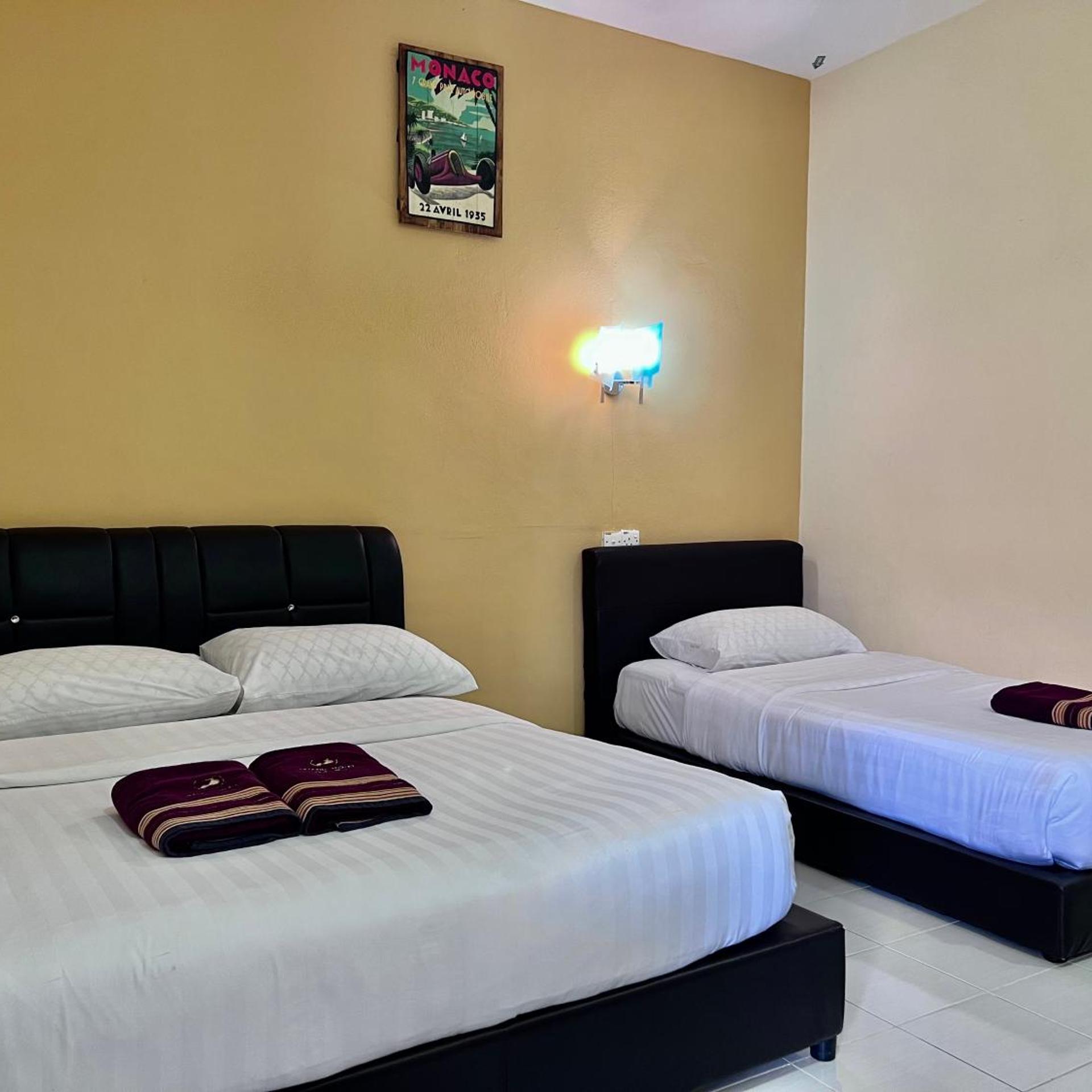 Dhania Motel 8/41