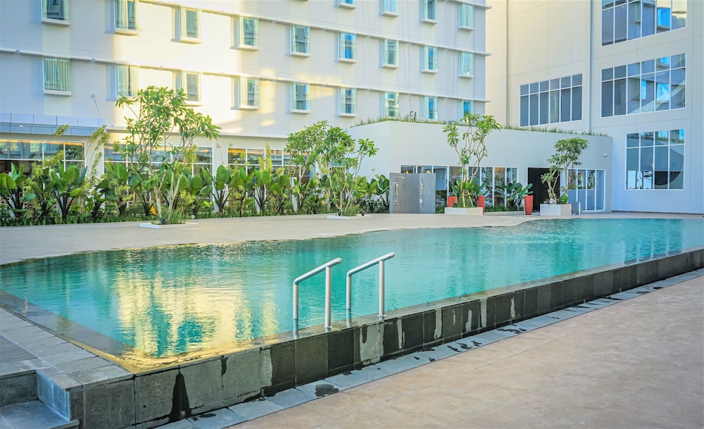 Mercure Samarinda 8/75