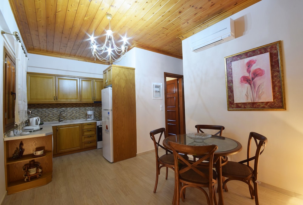 Driopes Villas 4/48
