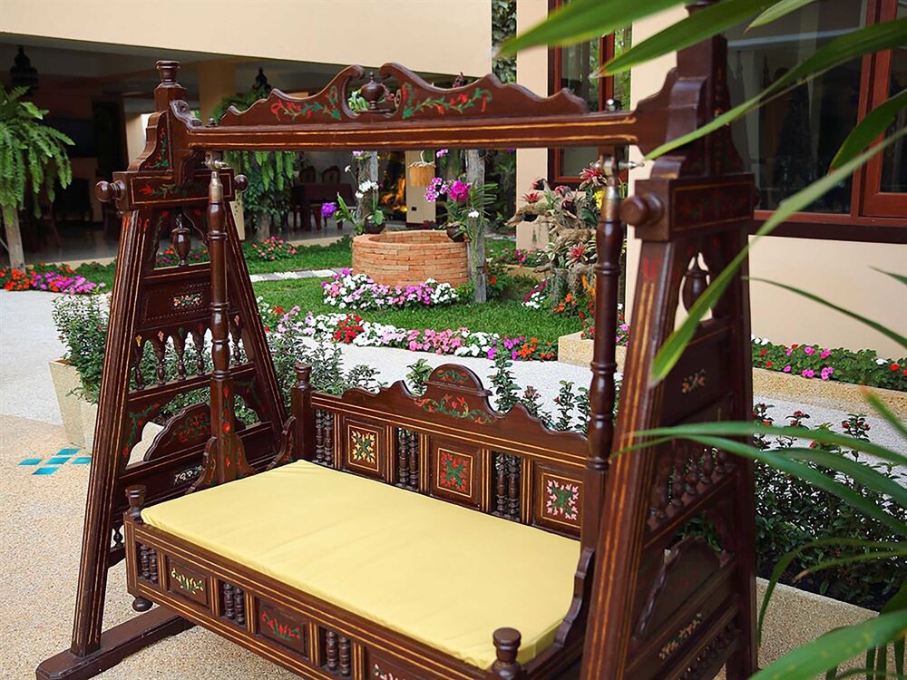 At Chiang Mai Hotel 37/50