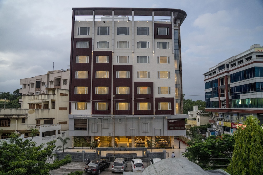 Hotel Udai Median 5/50