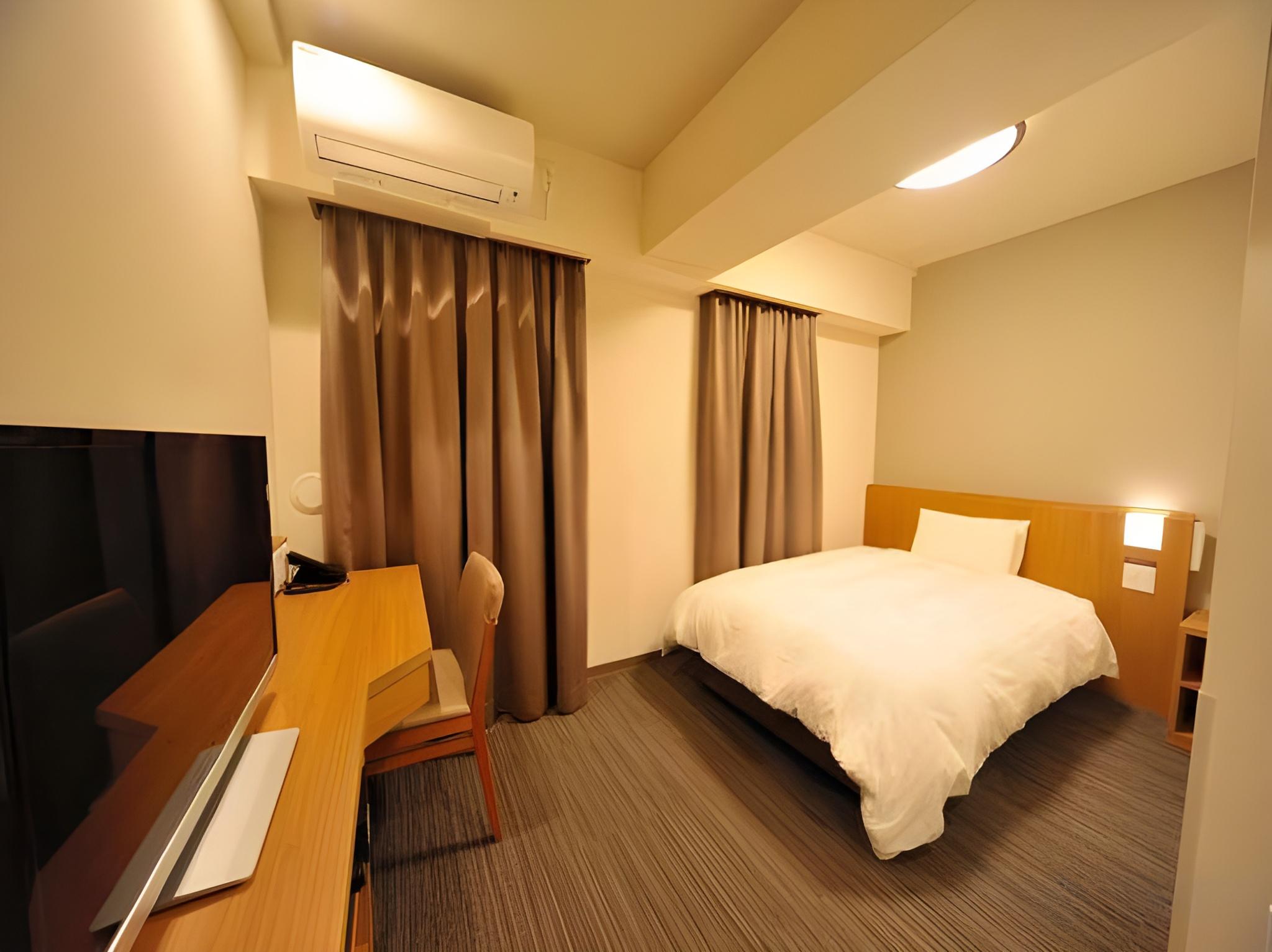 Semi Room, Semi Double Bed