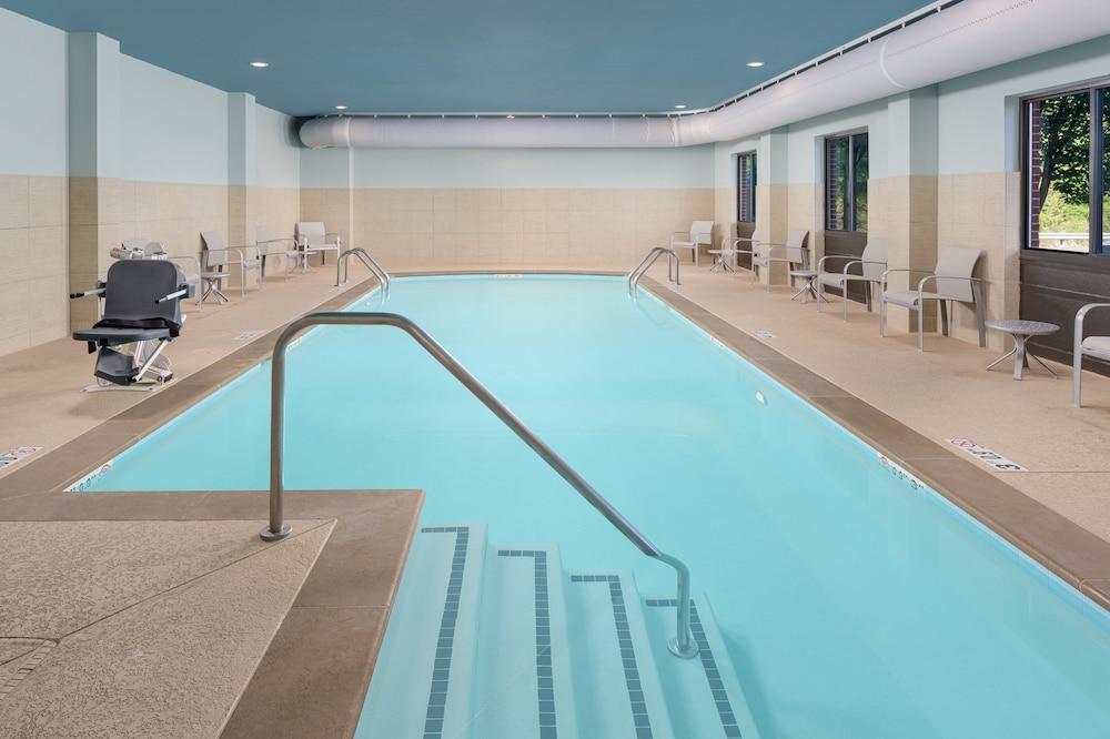 Holiday Inn Express Hotel & Suites Tullahoma 22/47