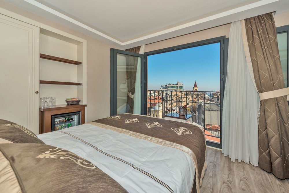 Hotel The Pera Hill 32/72