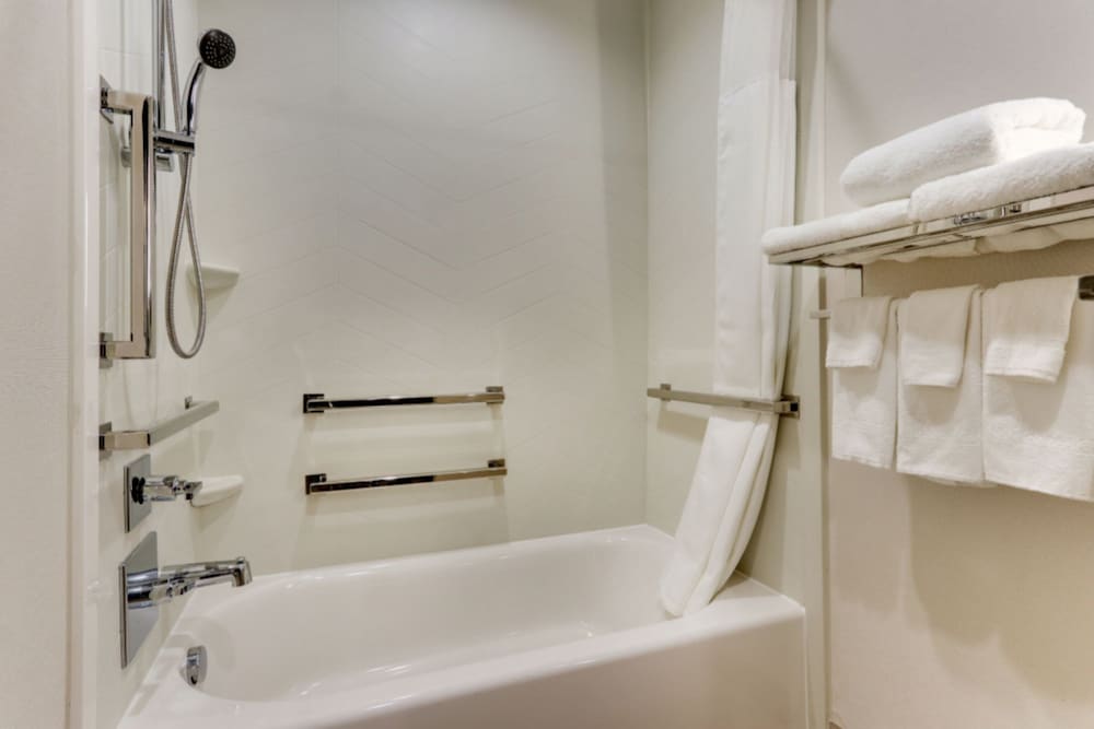 Fairfield Inn & Suites by Marriott Dalton 18/19