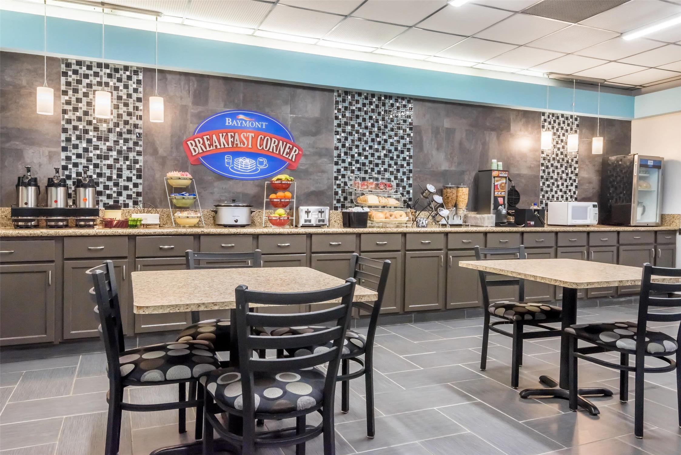 Baymont By Wyndham Kokomo 10/17