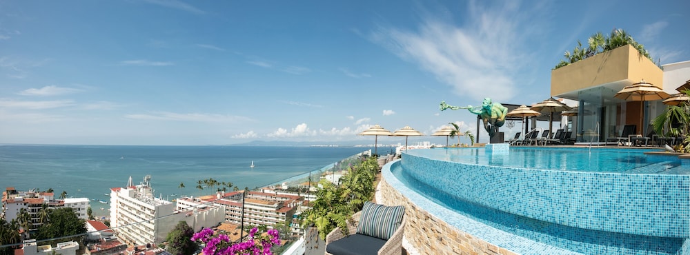 Pinnacle Resorts 179 - Adults Only 44/49