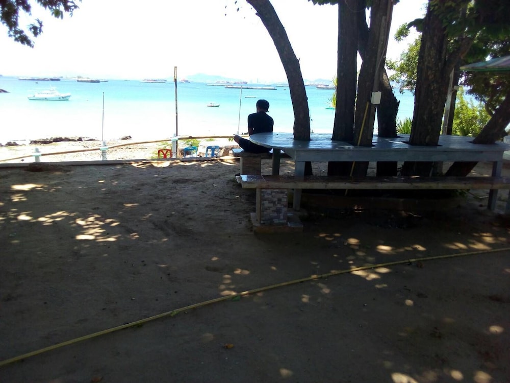 Rimtalay Resort Koh-Sichang 65/70
