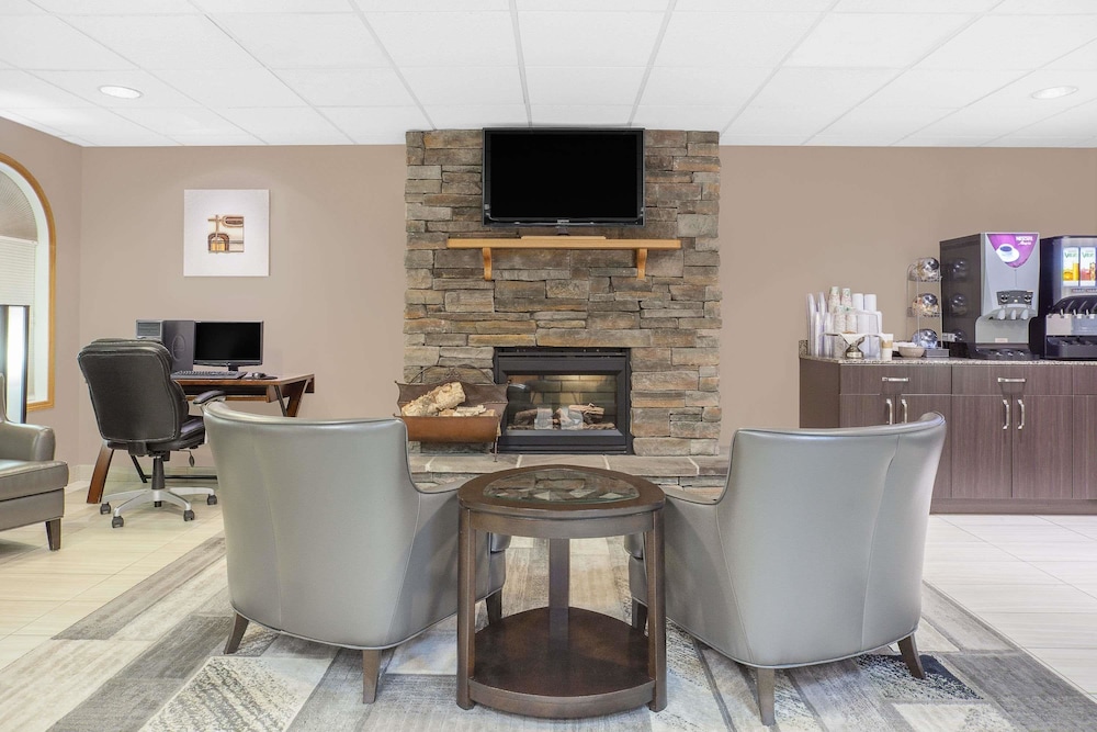 Super 8 by Wyndham Athabasca AB 23/31