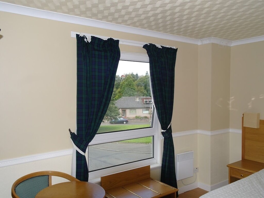 Gleniffer Hotel 14/24