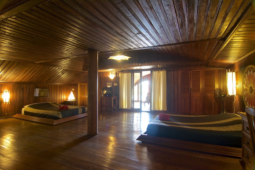 Terres Rouges Lodge 15/50