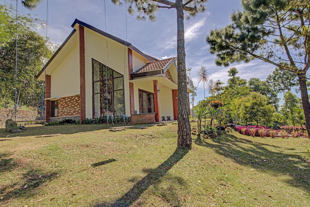 Hotel O Villa Inn App Trawas Bintaro Syariah 25/28